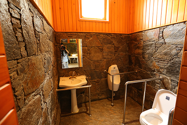 新疆克拉玛依厕所图片